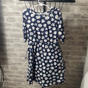 Old Navy girls flower dress, size M(8)